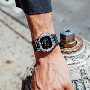 CASIO GM-5600U-1DR Erkek Kol Saati - 3